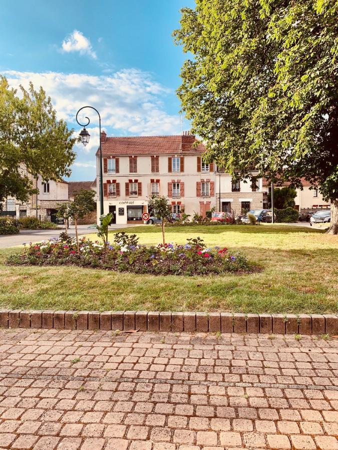 Le Logis Cantilien Lamorlaye-Chantilly Екстер'єр фото