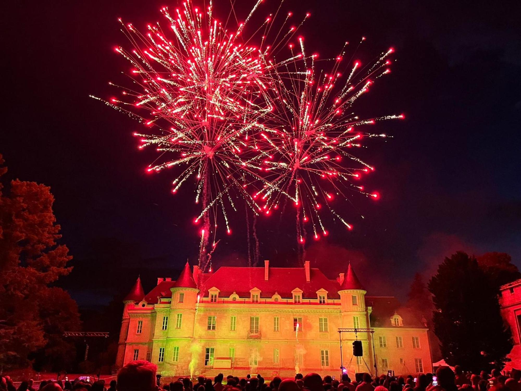 Le Logis Cantilien Lamorlaye-Chantilly Екстер'єр фото